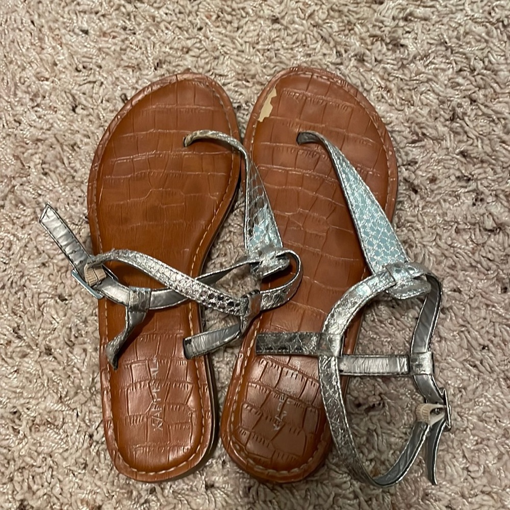 flat sandals